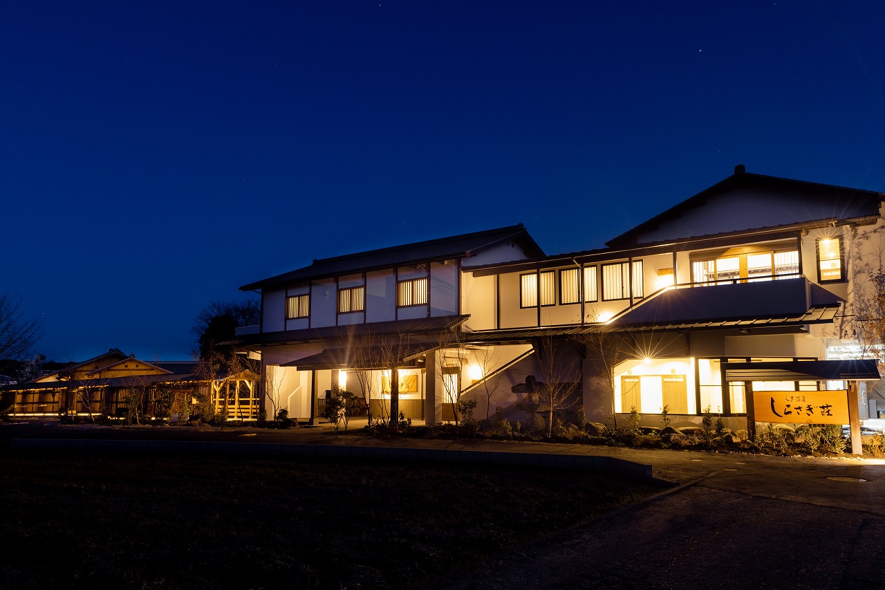 人吉温泉しらさぎ荘　夜の風景