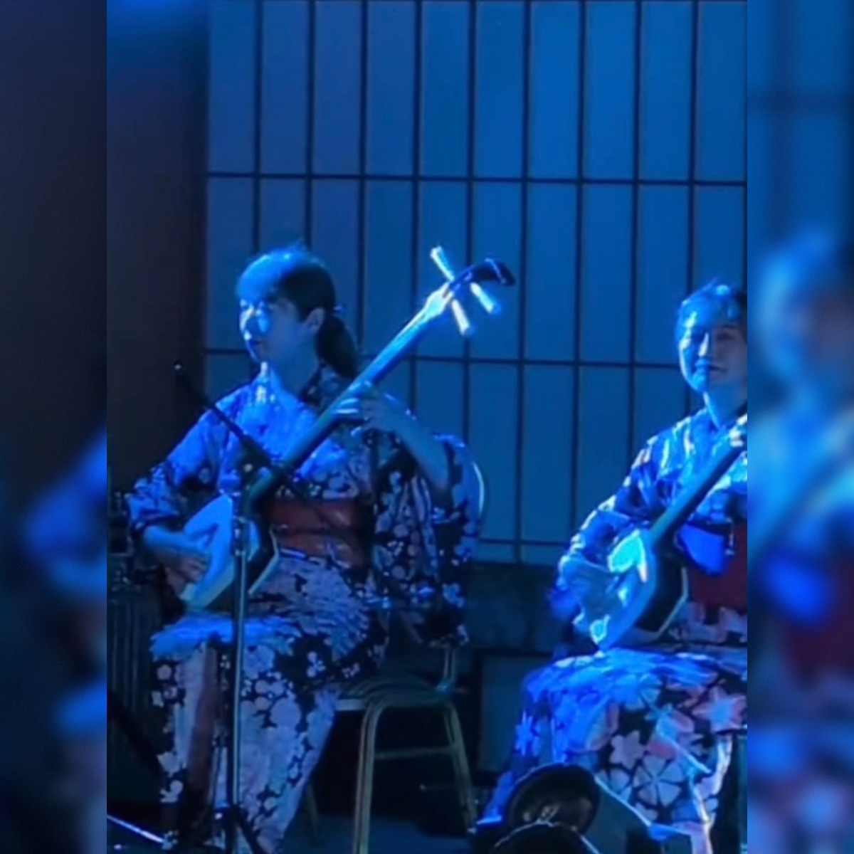 年明けから始めた津軽三味線で初めて舞台に立った日の演奏風景
