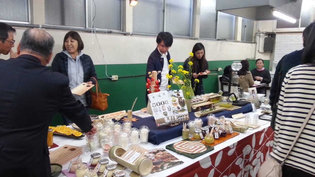 約10年前に白玉屋新三郎で開催されたイベント会場の様子。地元の食や工芸品が並ぶ会場。